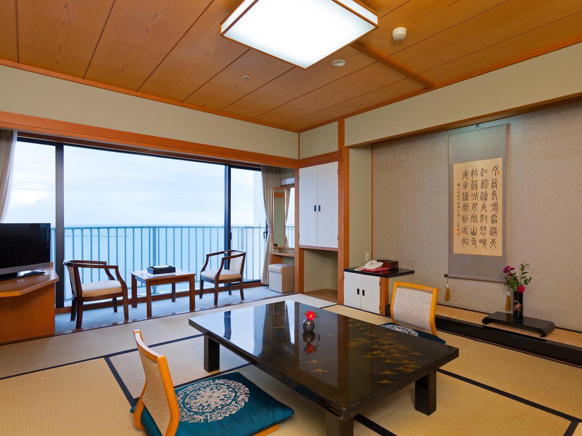 Hotel Koshuen Wajima Bagian luar foto